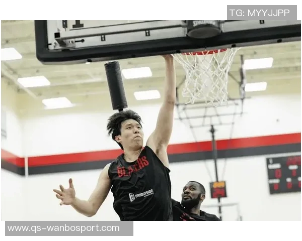 奎因在比赛中展现出色状态25年13号秀12投8中斩获17分5篮板7助攻2抢断