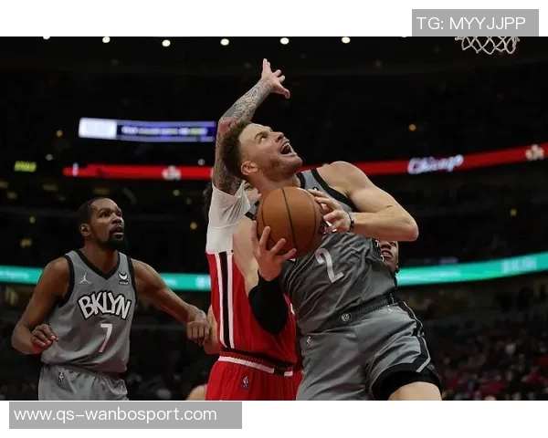 新秀中锋奎因表现起伏10投仅3中贡献9分8篮板3助攻2盖帽2失误 新秀中锋奎因表现起伏10投仅3中贡献9分8篮板3助攻2盖帽2失误