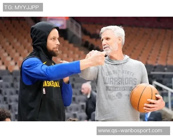 希尔德赞库里吸引防守注意力巴特勒谦逊努力训练展现实力