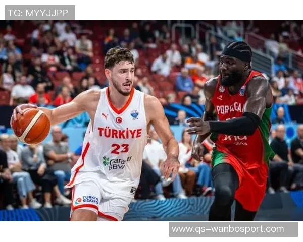 申京赛后与约基奇亲密互动展现友谊与尊重的瞬间