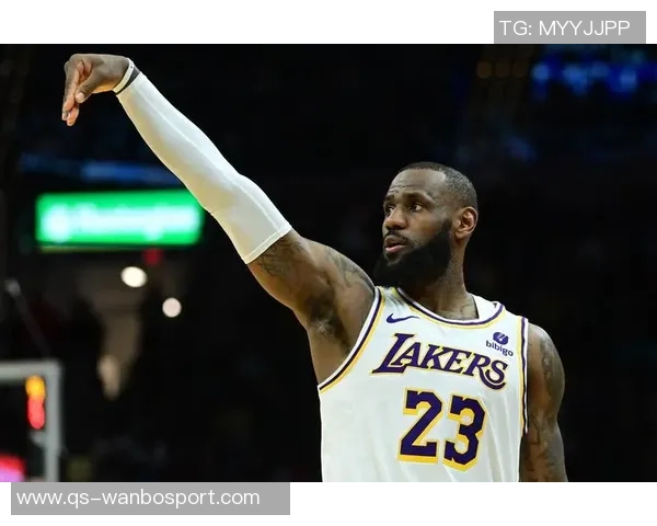 詹姆斯谈比赛防守表现与争议判罚的感受与看法 詹姆斯谈比赛防守表现与争议判罚的感受与看法